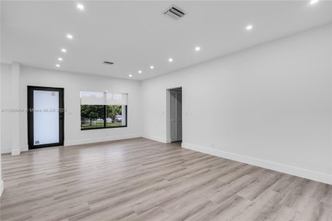 Casa en venta en Miami, Florida, 3 dormitorios, 127.65 m2 № 1410860 - foto 11