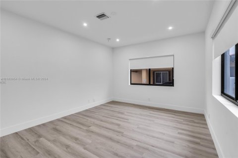 Casa en venta en Miami, Florida, 3 dormitorios, 127.65 m2 № 1410860 - foto 19