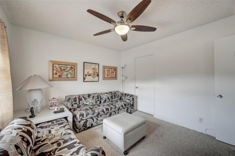 Condo in Coconut Creek, Florida, 2 bedrooms  № 938955 - photo 1