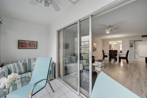 Copropriété à vendre à Coconut Creek, Floride: 2 chambres, 118.45 m2 № 938955 - photo 15