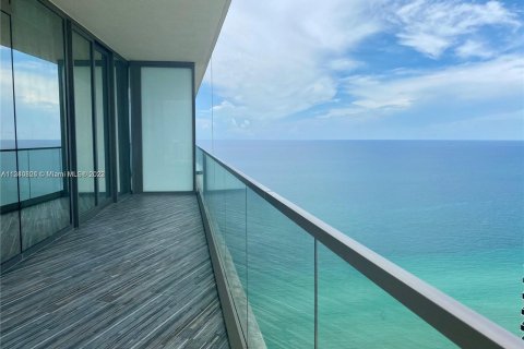 Condo in Sunny Isles Beach, Florida, 2 bedrooms  № 308252 - photo 3