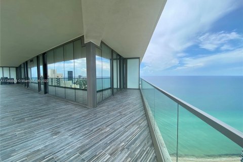 Condo in Sunny Isles Beach, Florida, 2 bedrooms  № 308252 - photo 2