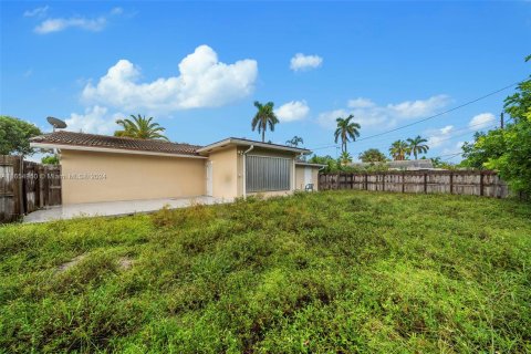 Villa ou maison à vendre à Lighthouse Point, Floride: 2 chambres, 112.69 m2 № 1351708 - photo 20