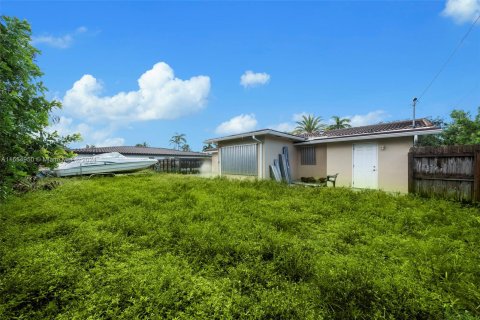 Villa ou maison à vendre à Lighthouse Point, Floride: 2 chambres, 112.69 m2 № 1351708 - photo 21