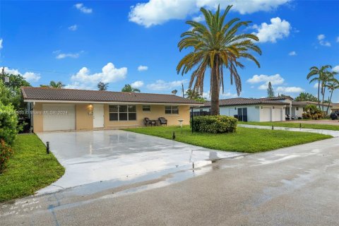 Villa ou maison à vendre à Lighthouse Point, Floride: 2 chambres, 112.69 m2 № 1351708 - photo 3