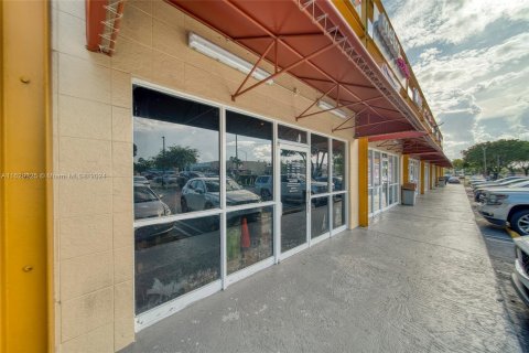 Propiedad comercial en venta en Miami, Florida № 1288956 - foto 20