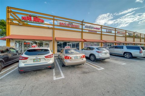 Propiedad comercial en venta en Miami, Florida № 1288956 - foto 23