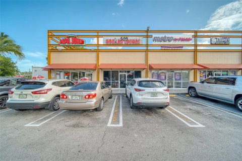 Propiedad comercial en venta en Miami, Florida № 1288956 - foto 22