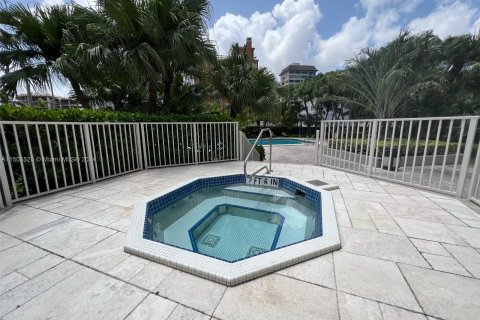 Condominio en venta en Coral Gables, Florida, 2 dormitorios, 101.64 m2 № 911576 - foto 18
