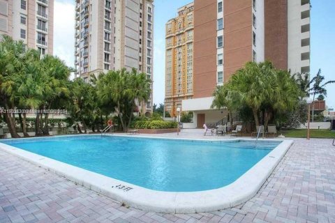 Condominio en venta en Coral Gables, Florida, 2 dormitorios, 101.64 m2 № 911576 - foto 17