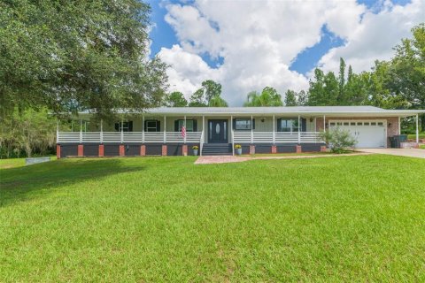 Casa en venta en Zephyrhills, Florida, 5 dormitorios, 176.89 m2 № 1357552 - foto 1