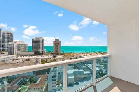 Condo in Miami Beach, Florida, 1 bedroom  № 1235121 - photo 1