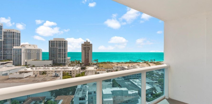 Condo in Miami Beach, Florida, 1 bedroom  № 1235121