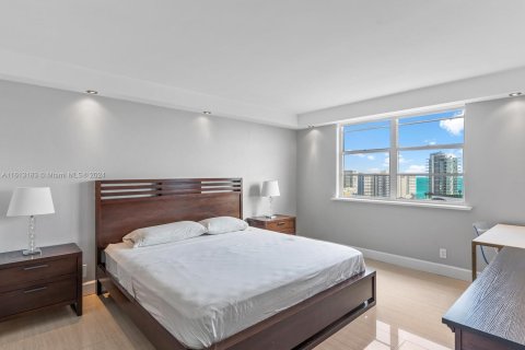 Condo in Miami Beach, Florida, 1 bedroom  № 1235121 - photo 5