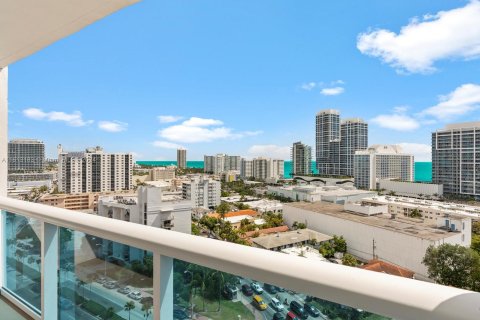 Condo in Miami Beach, Florida, 1 bedroom  № 1235121 - photo 11