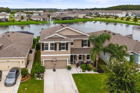 Villa ou maison à vendre à Wesley Chapel, Floride: 4 chambres, 256.04 m2 № 1373750 - photo 1