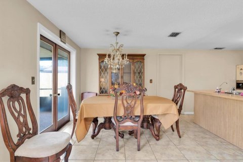 Villa ou maison à vendre à Tampa, Floride: 4 chambres, 131.92 m2 № 1349904 - photo 5