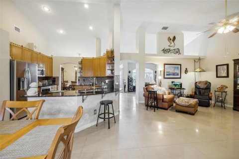 Villa ou maison à vendre à Valrico, Floride: 4 chambres, 215.63 m2 № 1349939 - photo 11