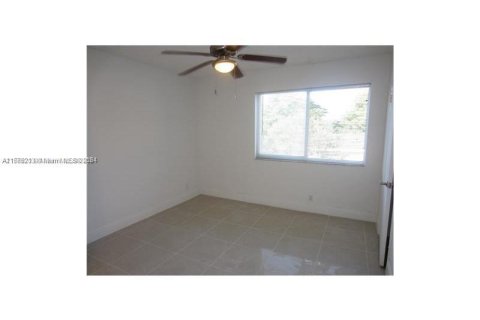 Condo in Tamarac, Florida, 2 bedrooms  № 1118861 - photo 15