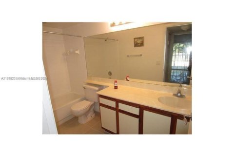 Condominio en venta en Tamarac, Florida, 2 dormitorios, 95.69 m2 № 1118861 - foto 17