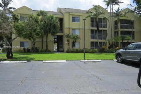 Copropriété à vendre à Tamarac, Floride: 2 chambres, 95.69 m2 № 1118861 - photo 6