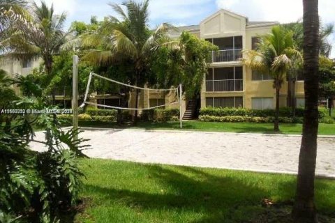 Condominio en venta en Tamarac, Florida, 2 dormitorios, 95.69 m2 № 1118861 - foto 3