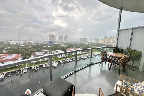 Condominio en venta en Aventura, Florida, 1 dormitorio, 75.81 m2 № 1374353 - foto 1