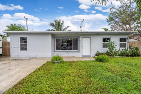 Villa ou maison à vendre à Pompano Beach, Floride: 3 chambres, 107.67 m2 № 1374352 - photo 1