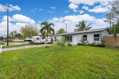 Villa ou maison à vendre à Pompano Beach, Floride: 3 chambres, 107.67 m2 № 1374352 - photo 2