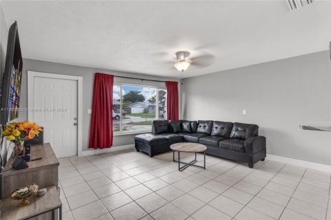 Villa ou maison à vendre à Pompano Beach, Floride: 3 chambres, 107.67 m2 № 1374352 - photo 8