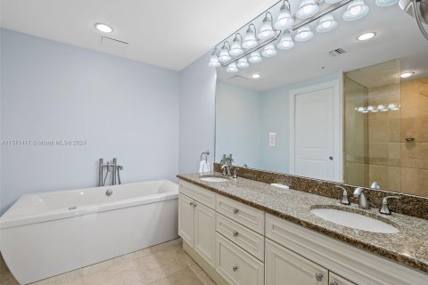 Condo in Fort Lauderdale, Florida, 2 bedrooms  № 1127482 - photo 15