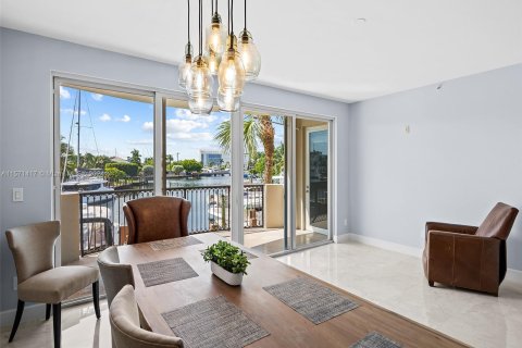 Copropriété à vendre à Fort Lauderdale, Floride: 2 chambres, 196.95 m2 № 1127482 - photo 2