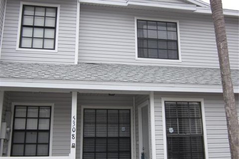 Townhouse in Tampa, Florida 2 bedrooms, 106.19 sq.m. № 1394140 - photo 1