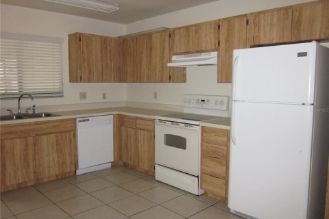 Townhouse in Tampa, Florida 2 bedrooms, 106.19 sq.m. № 1394140 - photo 2