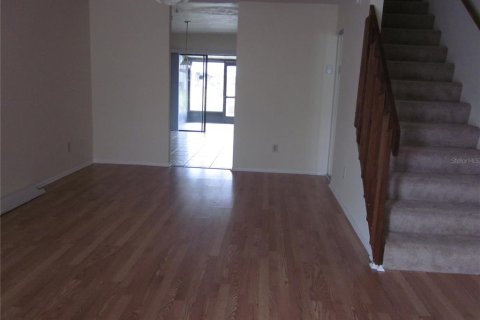 Townhouse in Tampa, Florida 2 bedrooms, 106.19 sq.m. № 1394140 - photo 3