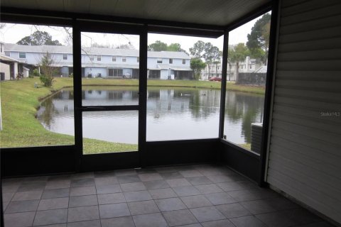 Townhouse in Tampa, Florida 2 bedrooms, 106.19 sq.m. № 1394140 - photo 9