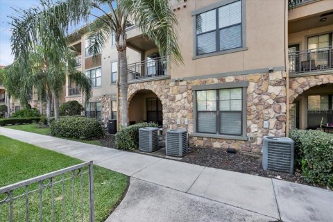 Condo in Davenport, Florida, 2 bedrooms  № 1254455 - photo 1