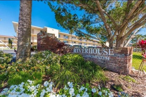 Condominio en venta en Daytona Beach, Florida, 2 dormitorios, 87.42 m2 № 1389030 - foto 1