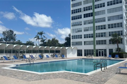 Купить кондоминиум в Норт-Майами, Флорида 1 спальня, 79.62м2, № 1135165 - фото 8