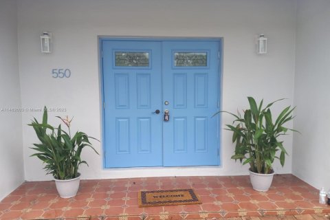 House in North Miami Beach, Florida 3 bedrooms, 109.25 sq.m. № 825189 - photo 1