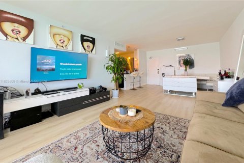 Condo in Miami Beach, Florida, 2 bedrooms  № 1289303 - photo 5