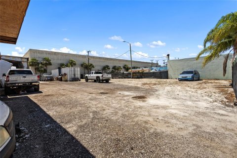 Propiedad comercial en venta en Lake Worth, Florida № 1189370 - foto 19