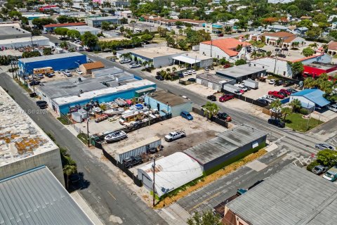 Propiedad comercial en venta en Lake Worth, Florida № 1189370 - foto 7