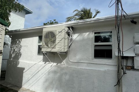 Villa ou maison à vendre à Dania Beach, Floride: 3 chambres, 62.06 m2 № 1189398 - photo 25