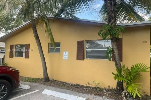 Propiedad comercial en venta en Pompano Beach, Florida, 201.13 m2 № 1229928 - foto 2