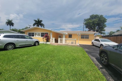 House in Cutler Bay, Florida 3 bedrooms, 207.26 sq.m. № 940665 - photo 8