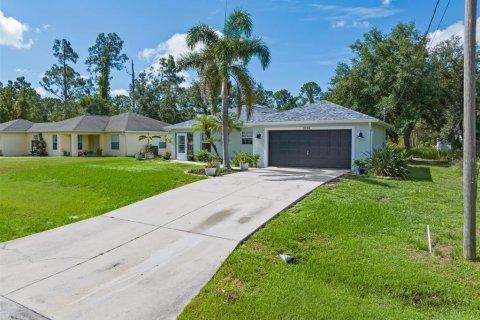 Villa ou maison à vendre à North Port, Floride: 3 chambres, 164.53 m2 № 1260696 - photo 2