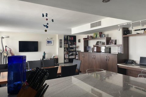 Condo in Miami Beach, Florida, 2 bedrooms  № 744413 - photo 22