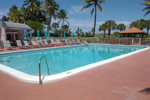 Condo in Miami Beach, Florida, 2 bedrooms  № 744413 - photo 3