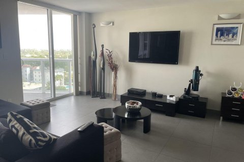 Condo in Miami Beach, Florida, 2 bedrooms  № 744413 - photo 23